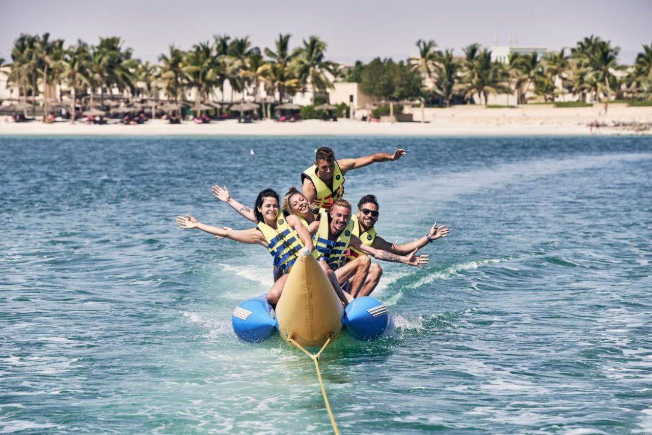 Fanar Hotel & Residences Salalah Extérieur photo Banana boat