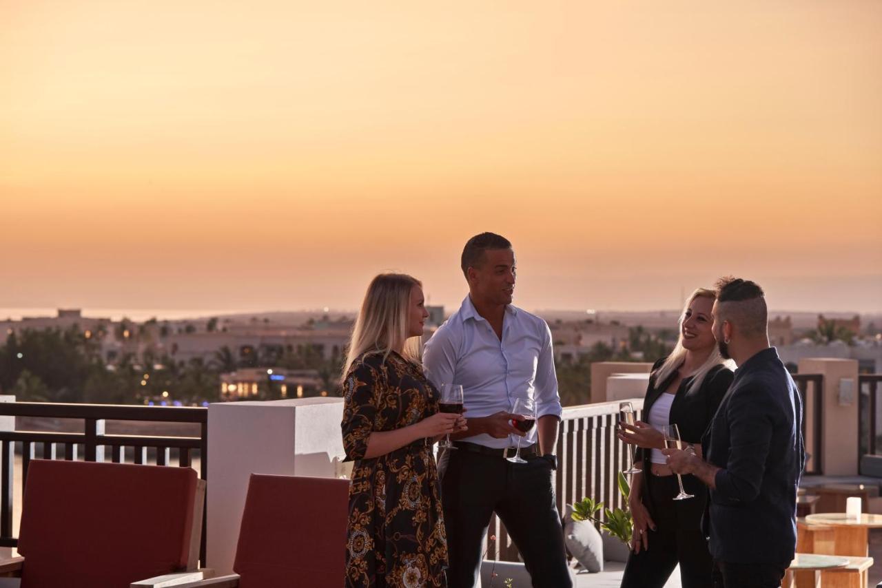 Fanar Hotel & Residences Salalah Extérieur photo Rooftop bar