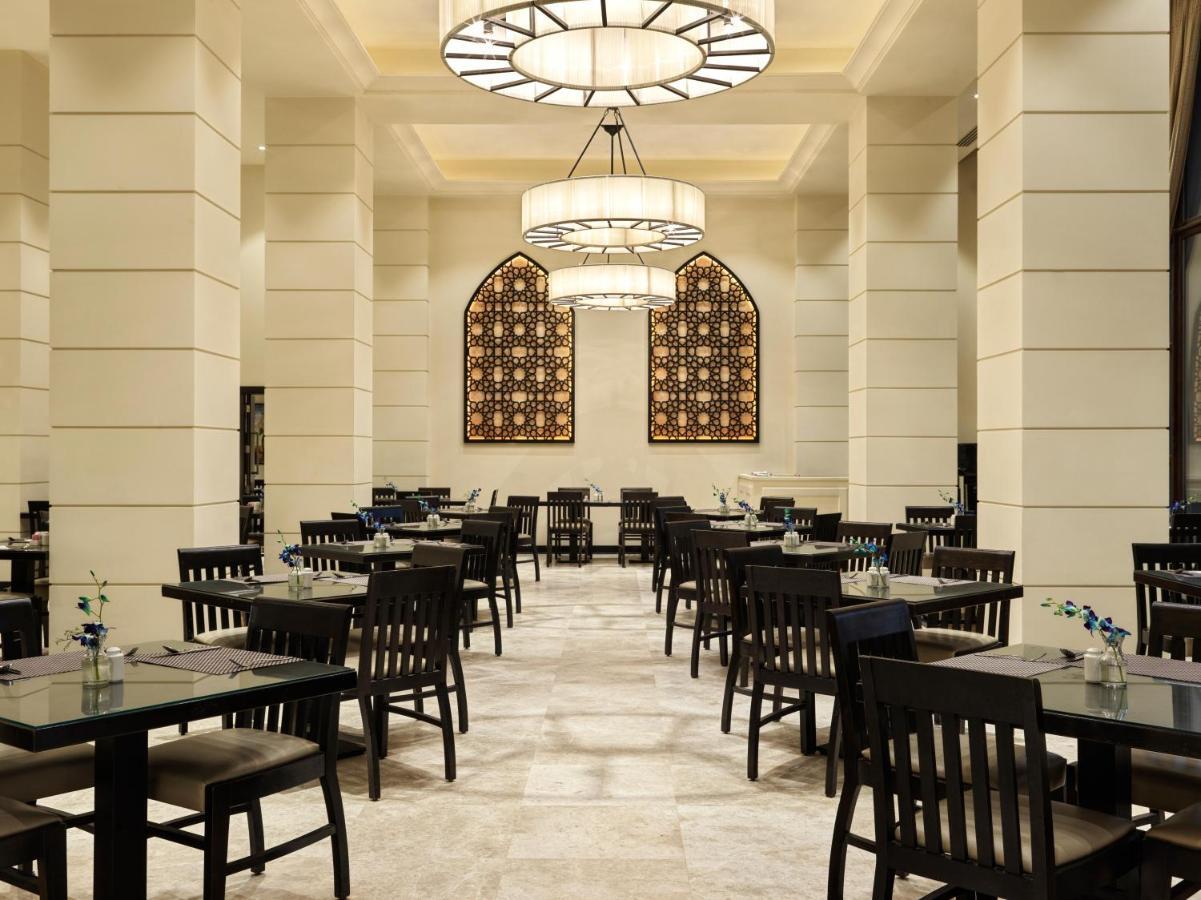 Fanar Hotel & Residences Salalah Extérieur photo The restaurant