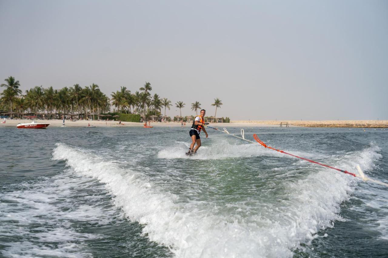Fanar Hotel & Residences Salalah Extérieur photo A water skier in Dubai