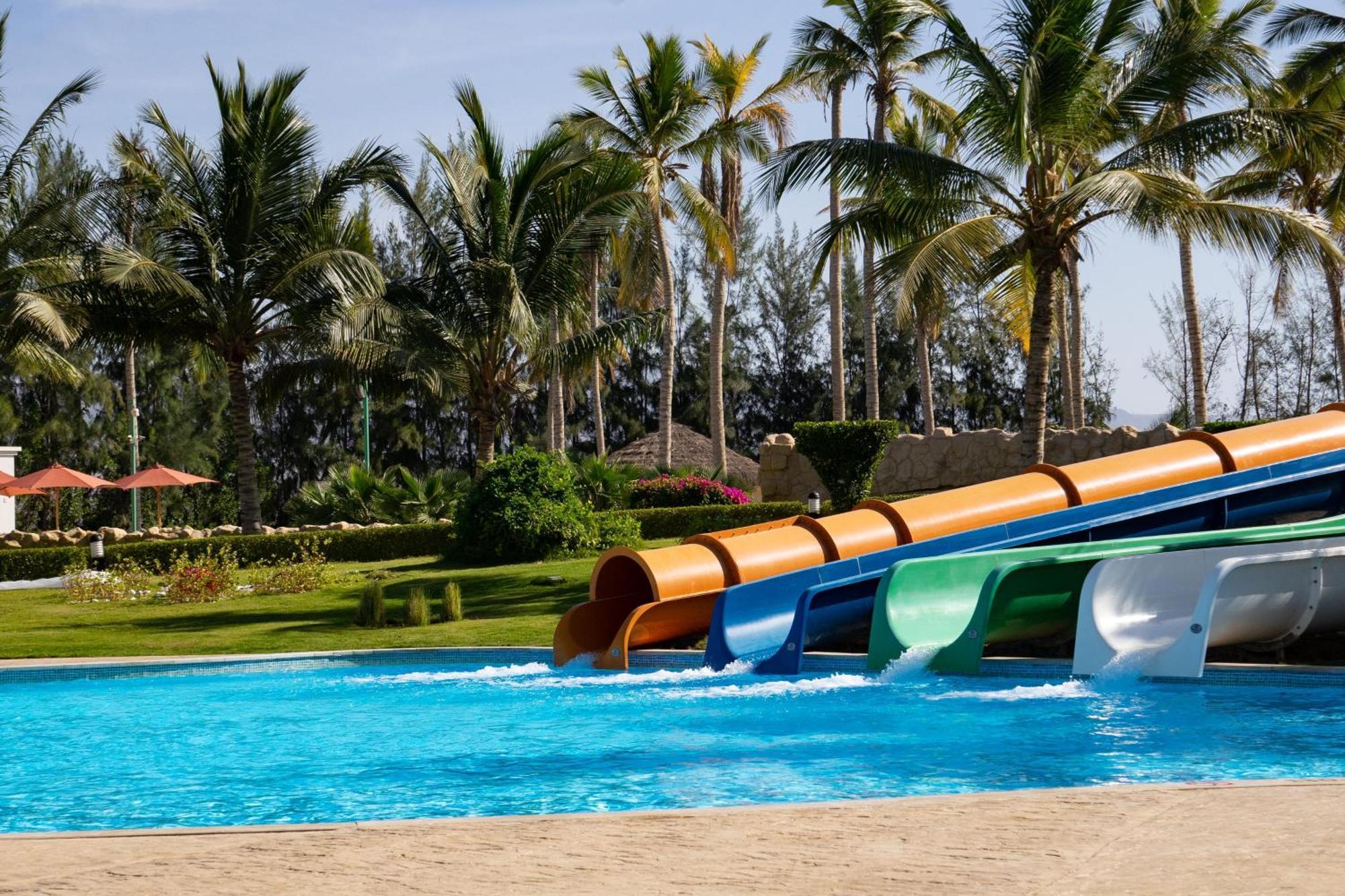 Fanar Hotel & Residences Salalah Extérieur photo Aqua Park