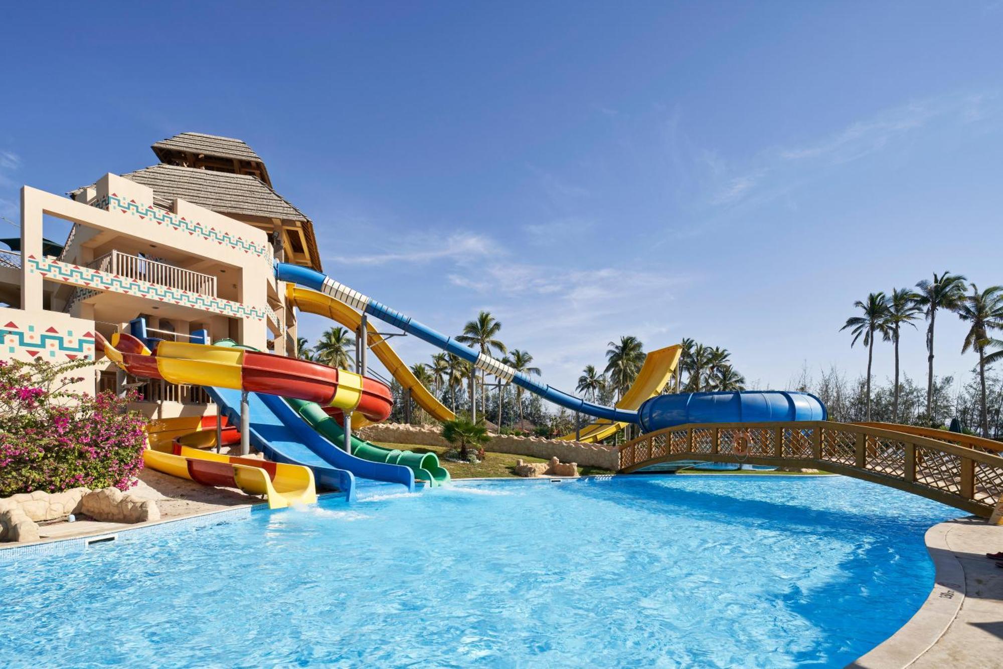 Fanar Hotel & Residences Salalah Extérieur photo Aqua Park